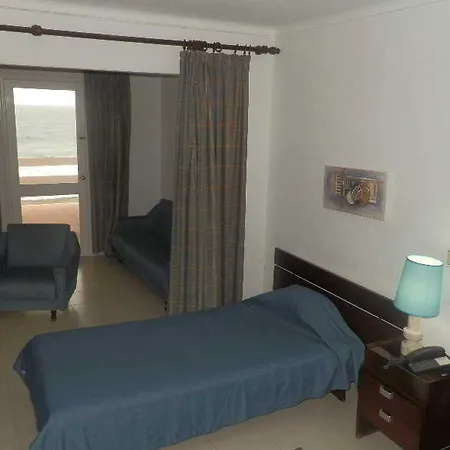 Barracuda Apartahotel 3*