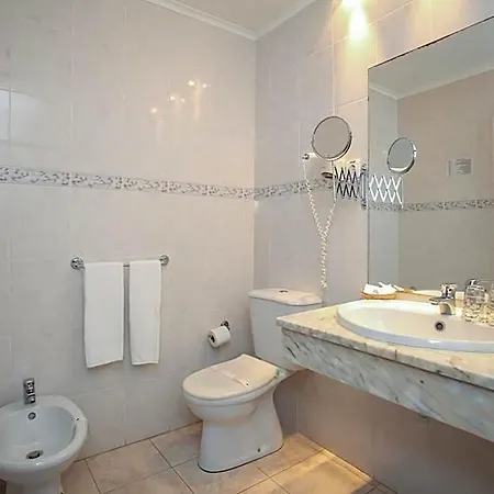 Barracuda Aparthotel 3*