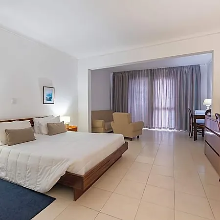 Barracuda Aparthotel 3*