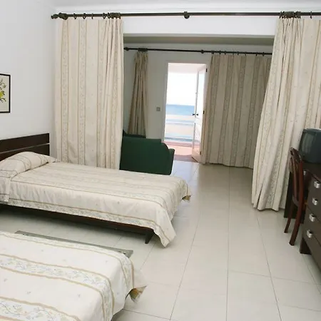 Barracuda Aparthotel 3*