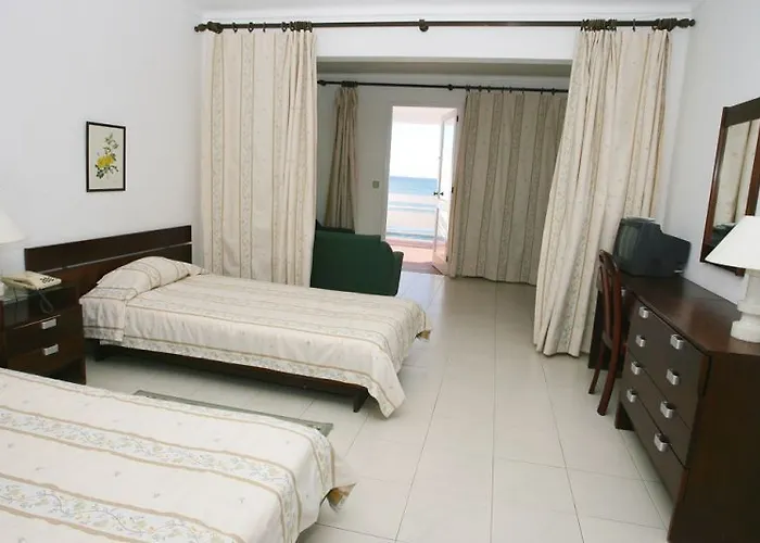 Barracuda Aparthotel 3*