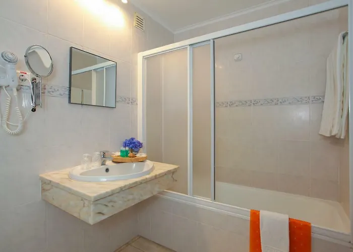 Barracuda 3* Ponta Delgada (Sao Miguel)